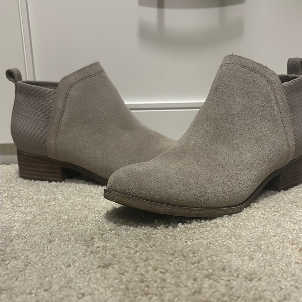 Women's Suede Ankle Boots - Gray